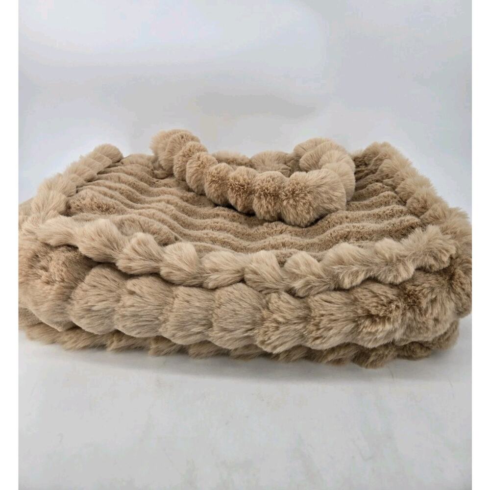Minky Couture Blanket Annie Ripple Ecru Beige Faux Fur Large Tote Weekender Bag - Picture 6 of 11